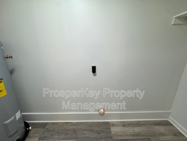 Building Photo - 176 Wickham Dr