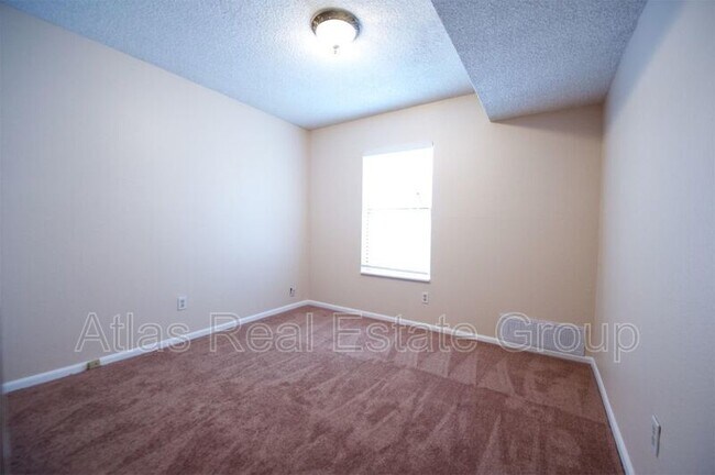 Building Photo - 459 Wright St