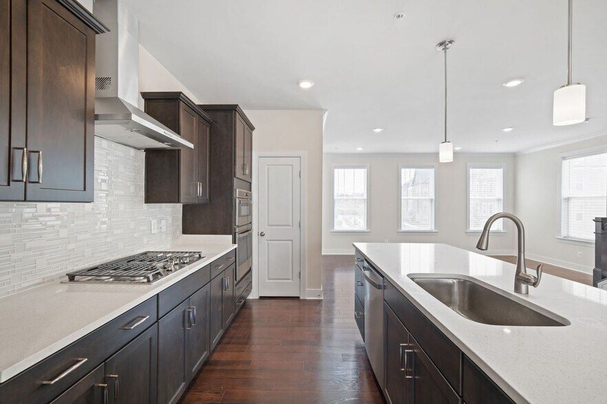 Building Photo - 143 Rubens Dr