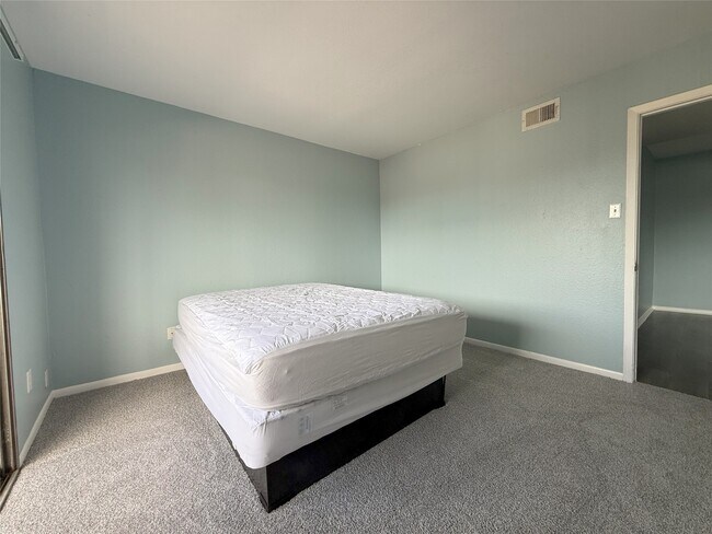 Building Photo - 8523 Hearth Dr