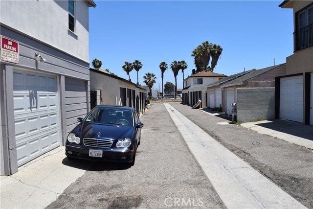 Building Photo - 552 W 22nd St