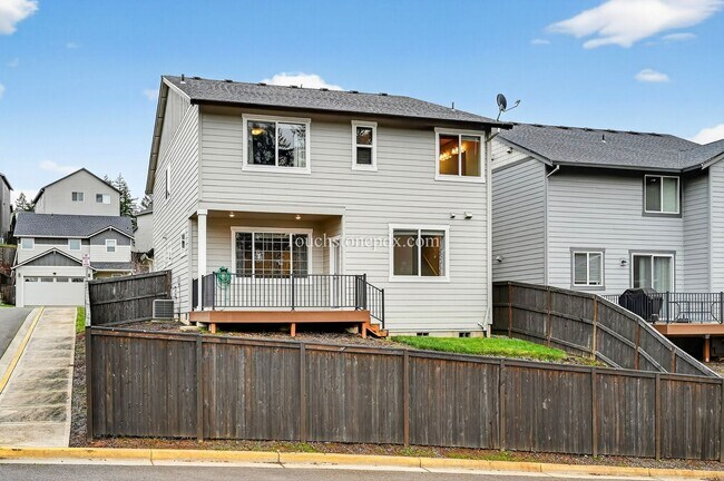 Building Photo - Modern 3BD | 2.5 BA Happy Valley Home On Corner Lot!