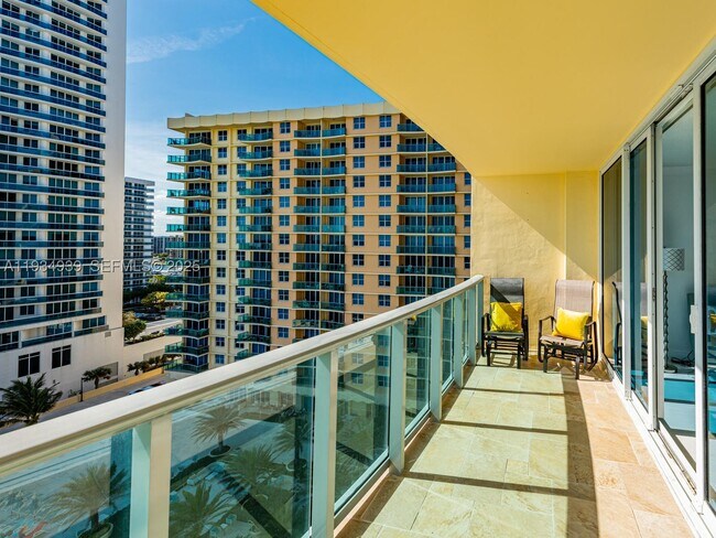 Building Photo - 2501 S Ocean Dr