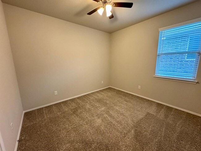 Building Photo - 14110 Silver Falls Ct