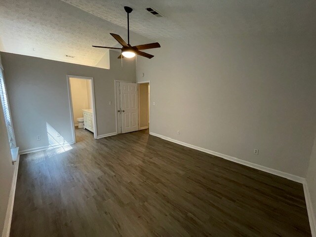 Building Photo - 107 Woodridge Dr