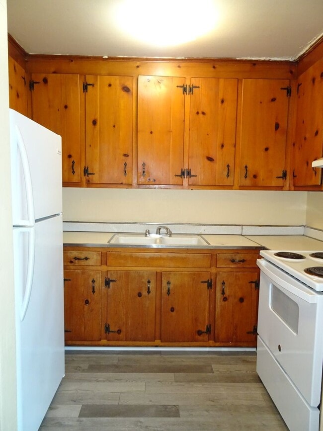 Building Photo - 2 Bedrooms 1 Baths Apartment Rental in Parkview area Newport News