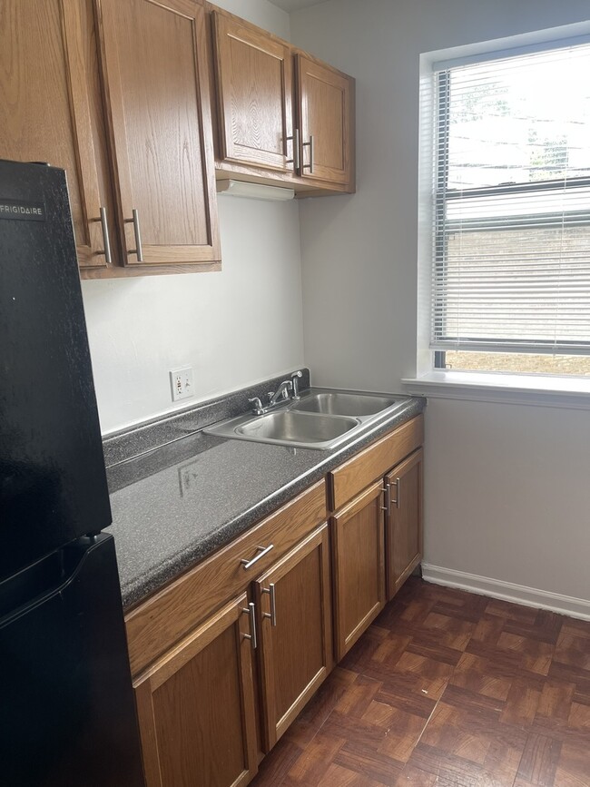 Building Photo - 3217 W Diversey Ave