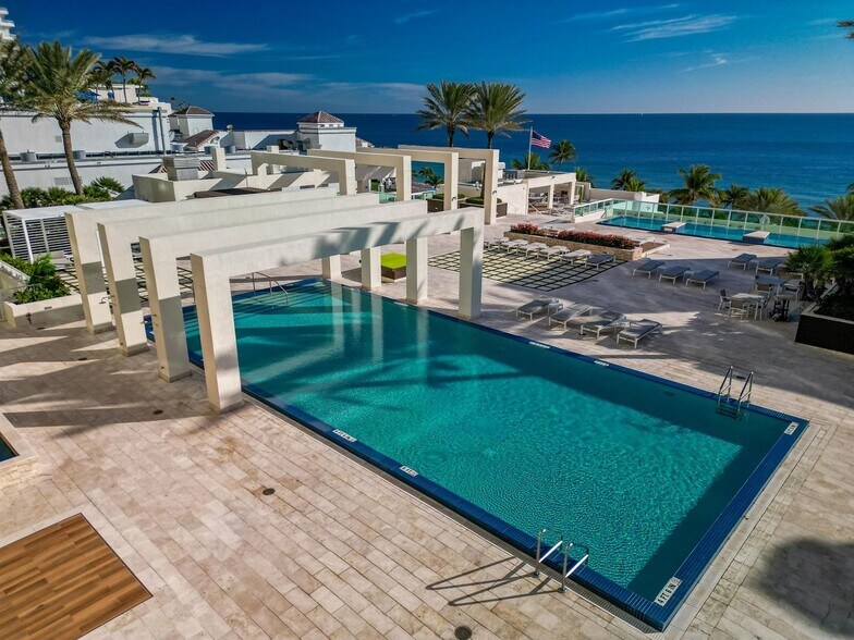 Building Photo - 101 S Fort Lauderdale Beach Blvd