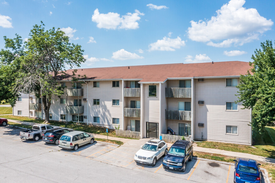 Building Photo - Canterbury Park