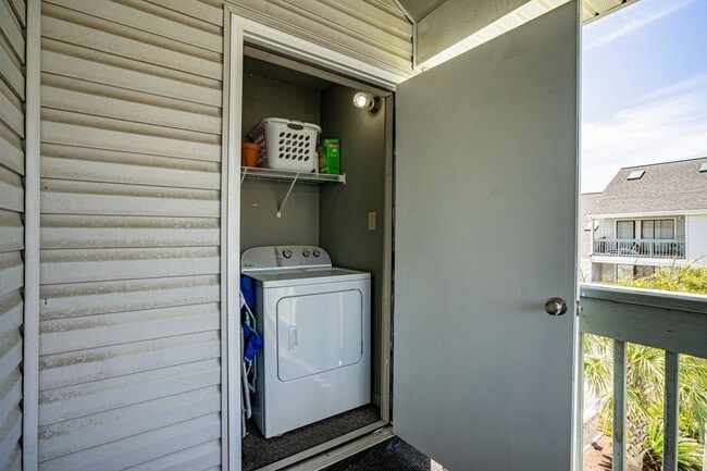 Building Photo - ***Free Utilities***Please note, this is a...