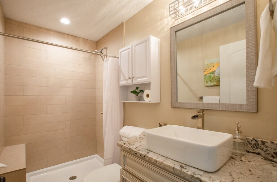 Building Photo - 1285 Parkway Ave