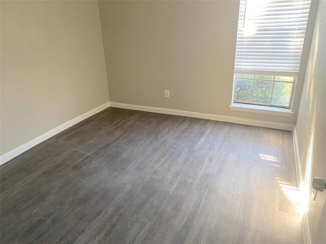 Building Photo - 6620 Westwick Dr
