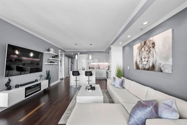 Building Photo - 77 Hudson St