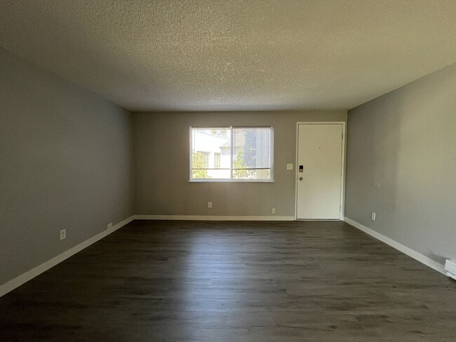 Building Photo - 8332 SW 21st Ave