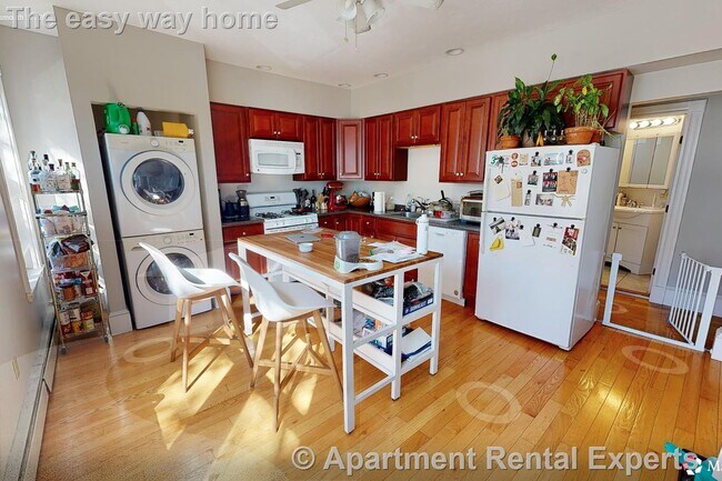 Primary Photo - 33 Portsmouth St