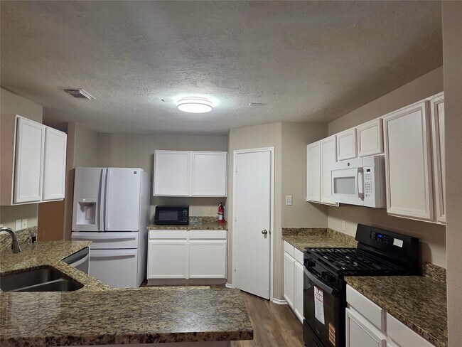 Building Photo - 19426 Old Barngate Ln