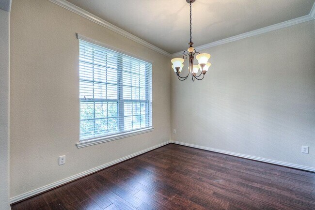 Building Photo - 27 S Sawbridge Cir