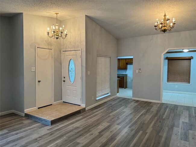 Building Photo - 6311 Dawnridge Dr