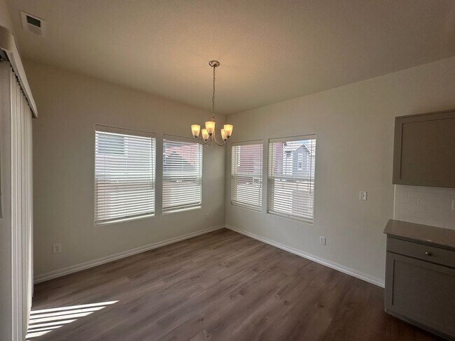 Building Photo - Modern 3-Bed, 3-Bath Home in District 20!!