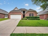 Building Photo - 5912 Meadowglen Dr