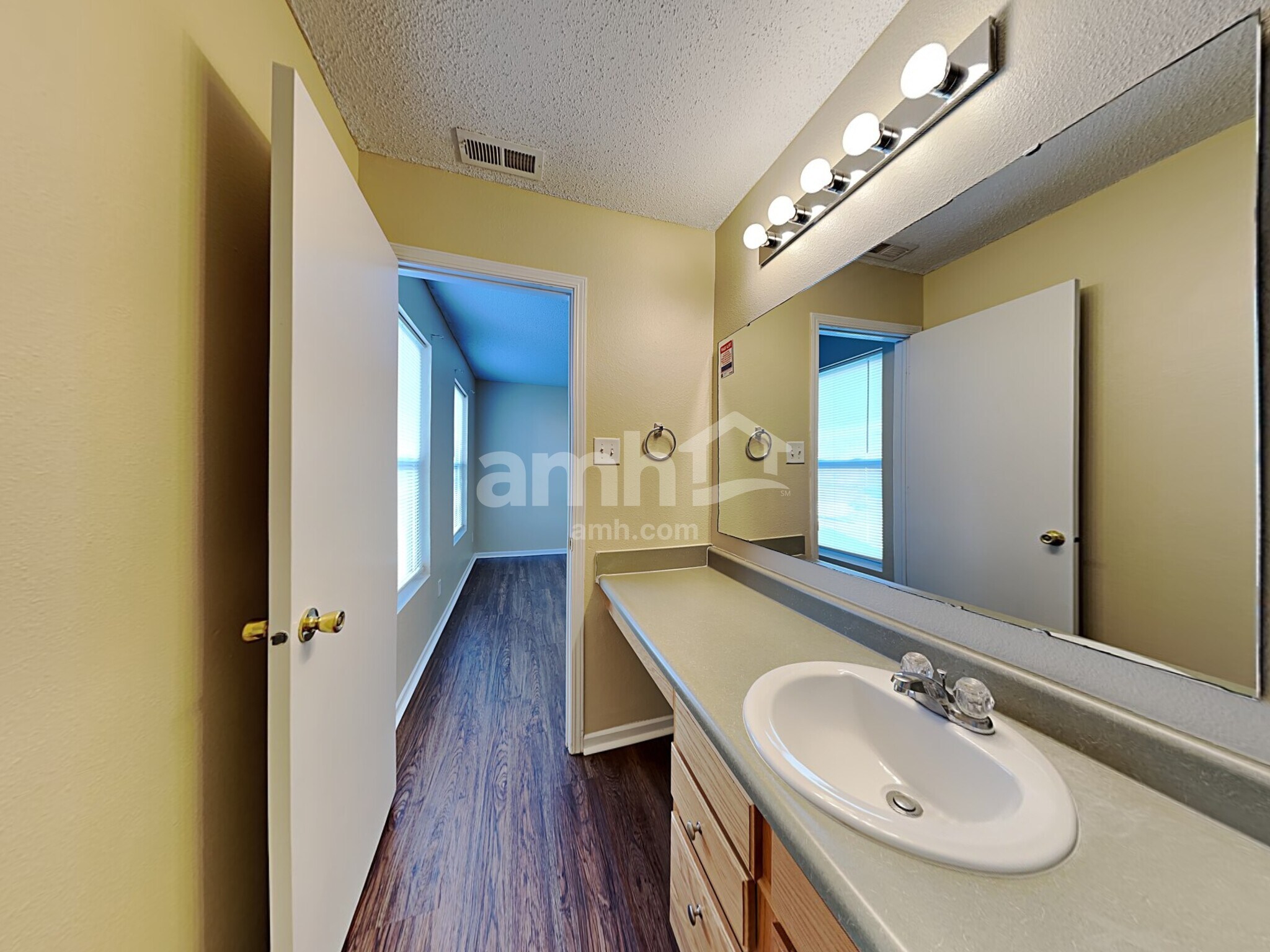 Building Photo - 8327 Wanda Lake Dr