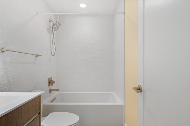 Building Photo - 1515 K St SE