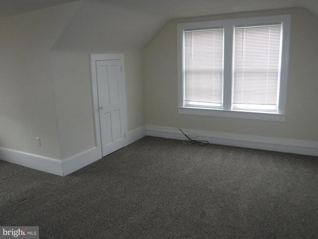 Building Photo - 10051 Dupont Blvd