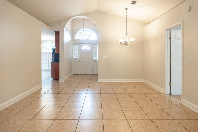 Building Photo - 1106 High Meadow Dr