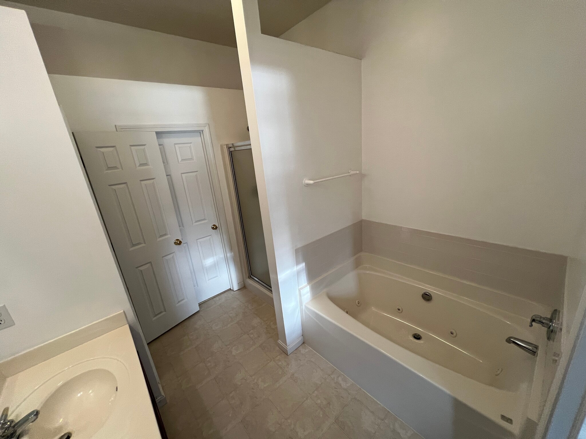 Building Photo - 3148 Benwick Dr