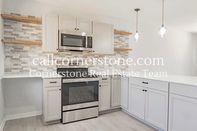 Building Photo - 935 Hayden Dr