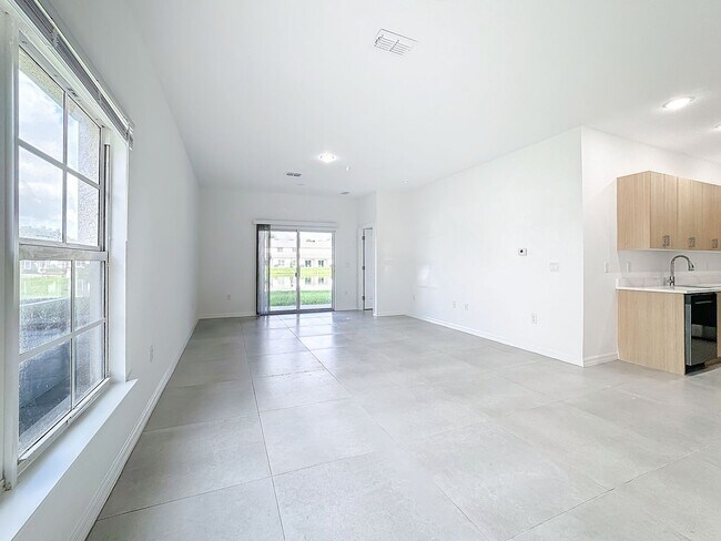 Building Photo - Townhouse For Lease in Saint Cloud