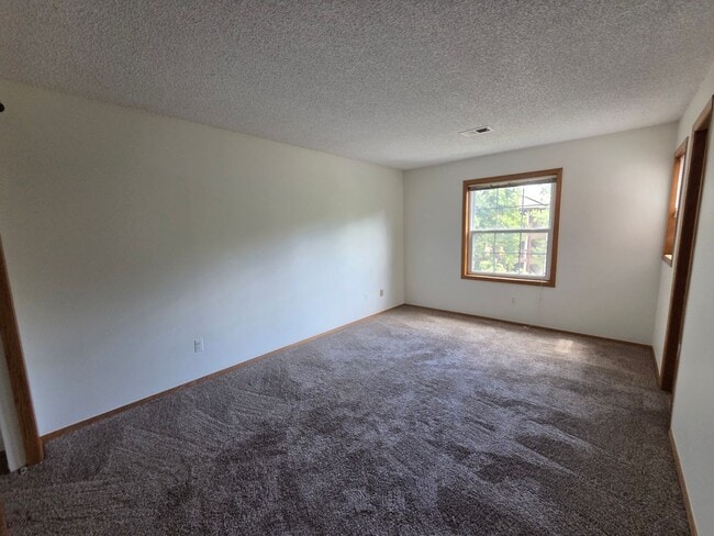 Building Photo - 2932 Shadow Creek Dr