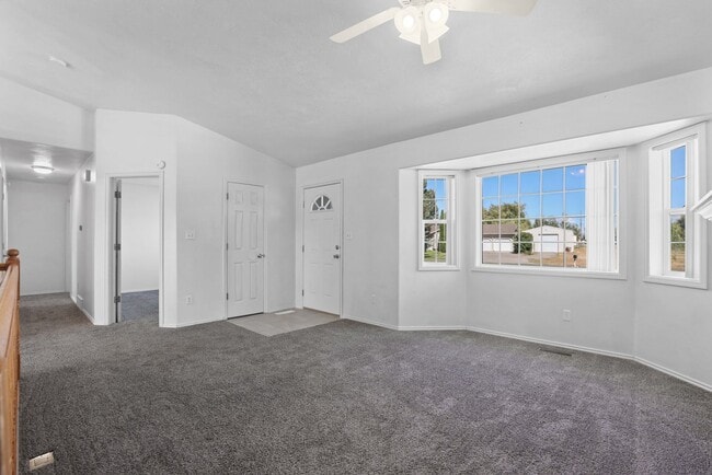 Building Photo - 5 Bed 3 Bath Home in Rigby