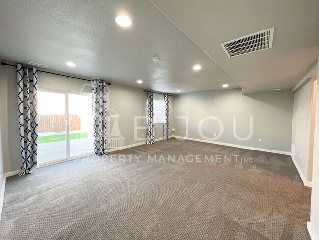 Building Photo - 4908 Wolf Moon Dr