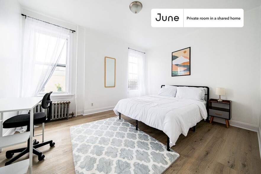 Primary Photo - Private bedroom in 4 bed/1 bath Home