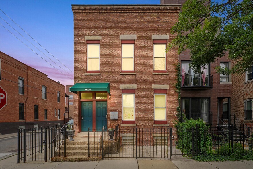 Building Photo - 624 S Oakley Blvd