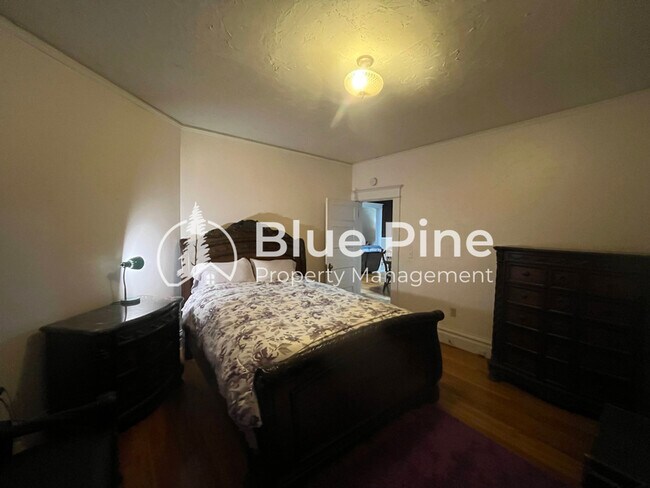 Building Photo - 284 S Ridge Ave