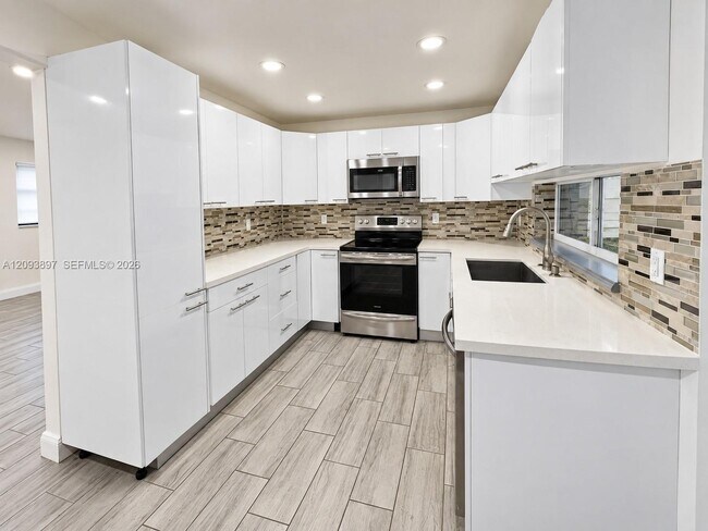 Building Photo - 5714 Greene St
