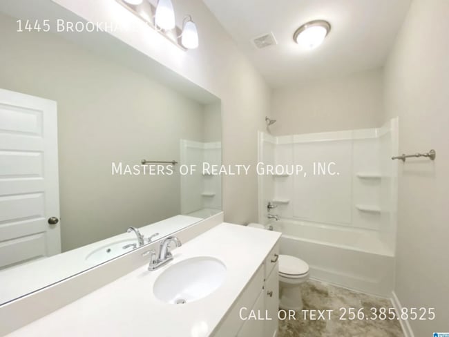 Building Photo - 1445 Brookhaven Dr