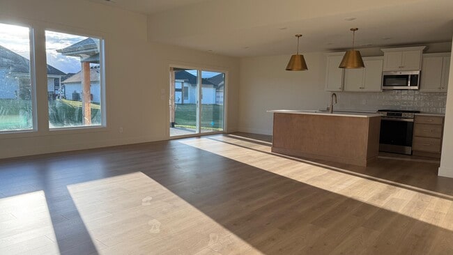 Building Photo - 5313 Makana Ln