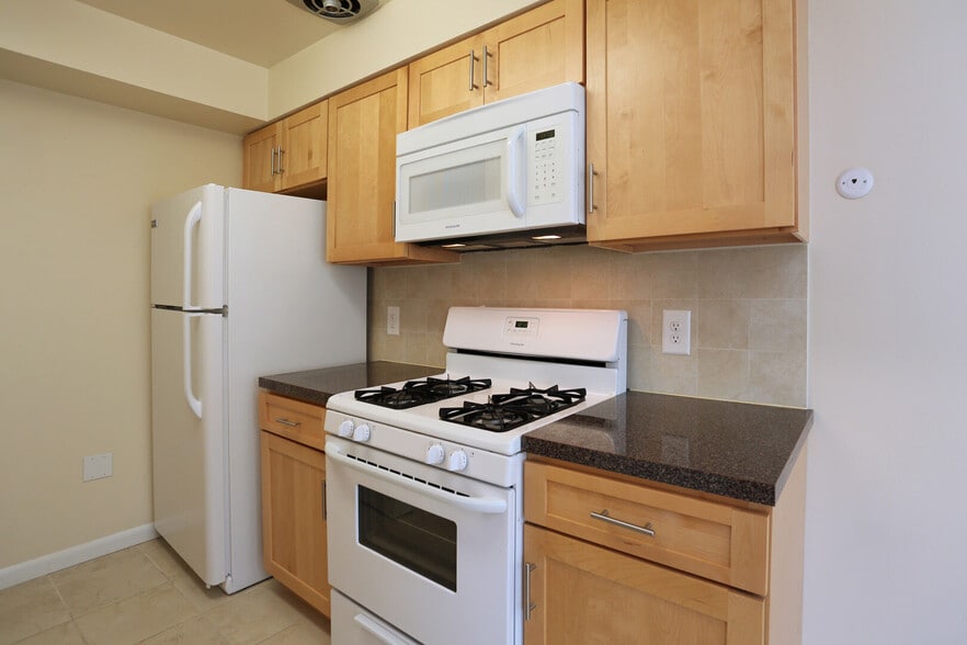 Building Photo - The Ridge Apartments