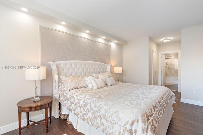 Building Photo - 1985 S Ocean Dr