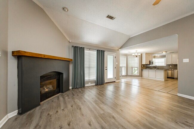 Building Photo - 216 Chantilly Cir