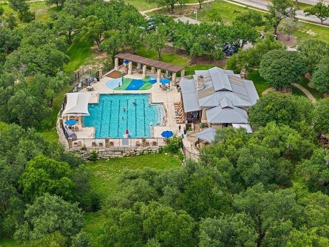 Building Photo - 10700 Pointe View Dr