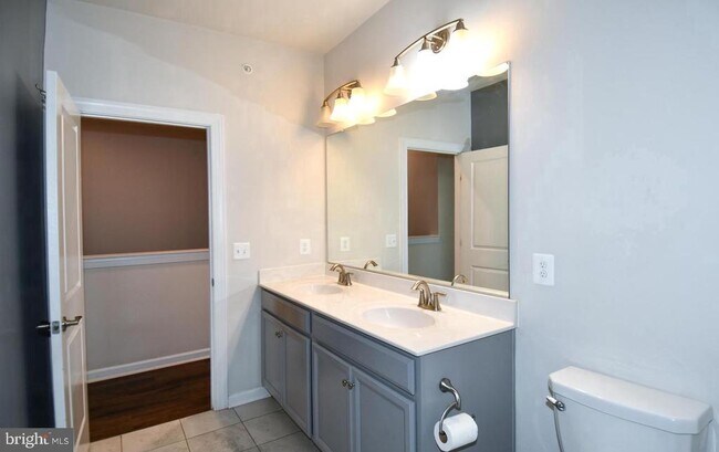 Building Photo - 20739 Heron Landing Dr