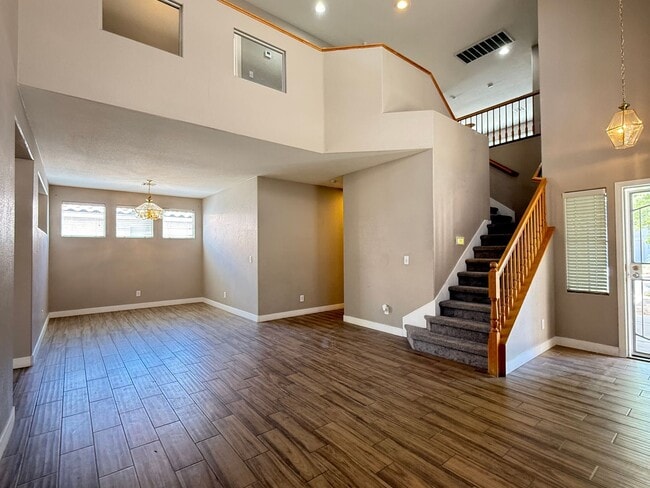 Building Photo - 9536 Sunshade Ct