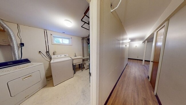 Building Photo - 62 Osceola St