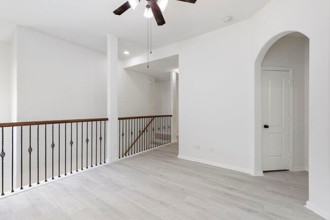 Game Room upstairs - 14 Cheswood Manor Dr