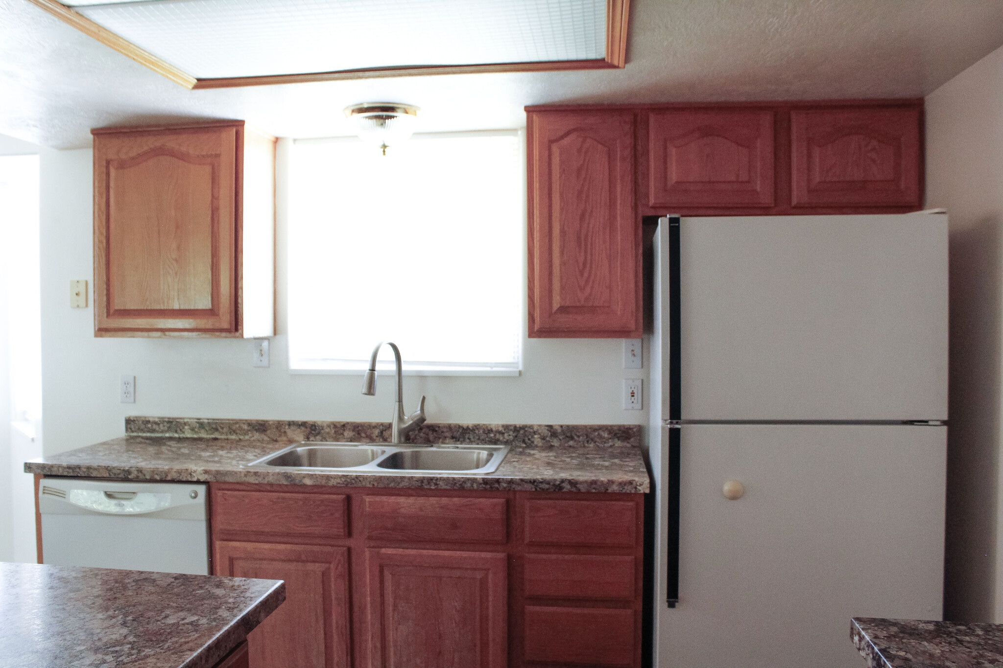 Kitchen - 4117 W 475 N