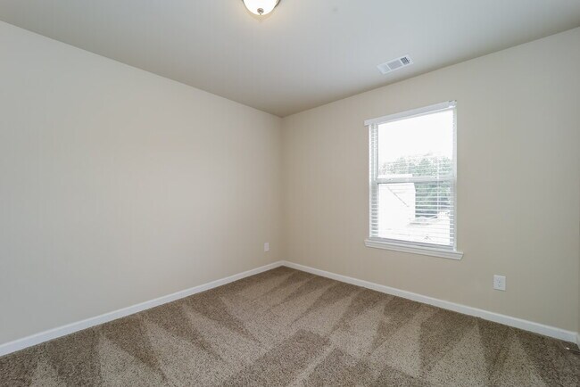 Building Photo - 176 Prescott Dr